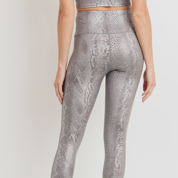 NWT! 🥰 Snake Print High Waisted Legging Pants - Picture 4 of 7